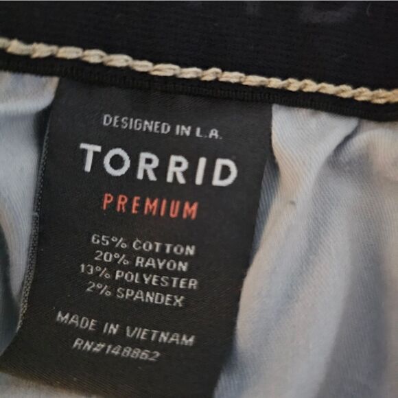 Torrid jeans stretch woman's 14S pre-owned - Picture 7 of 7